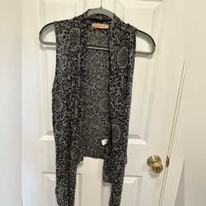 Cross Cross brand wrap.